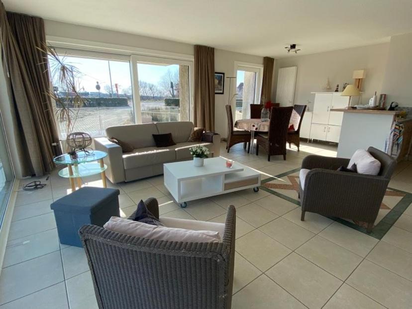 Seadream - Modern, Sunny With Big Terraces & Open View - Very Close To Sea, Beach, Shops, Restaurants & Beach Bars Nieuwpoort Bagian luar foto